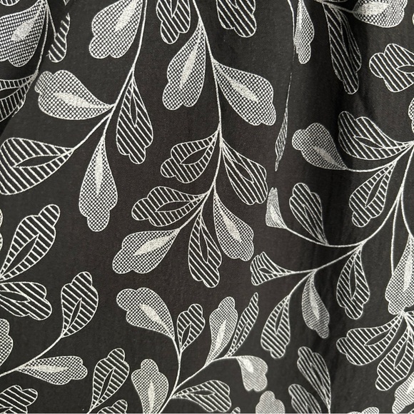 Olivia & Martin Women's Blouse Size 1X Leaf Print Keyhole 3/4 Sleeve Pullover - Picture 3 of 10